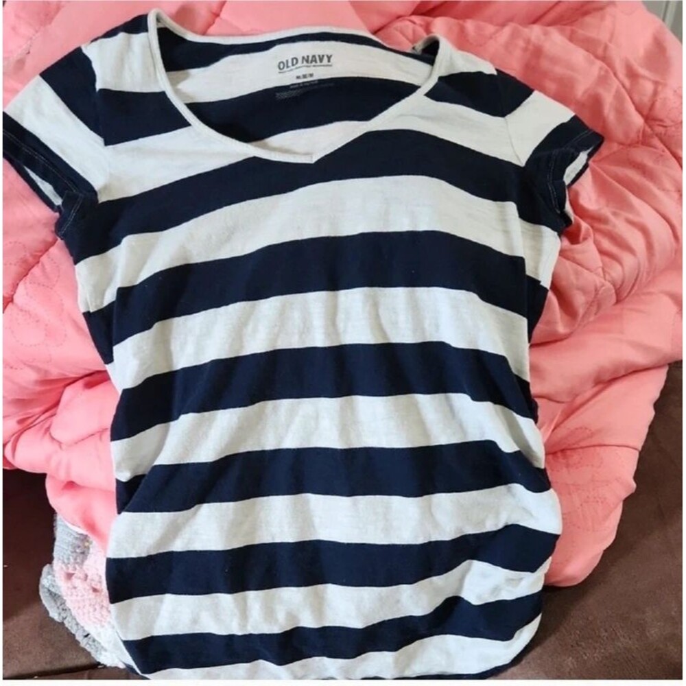 Maternity Tops Bundle (5) - Picture 5 of 5